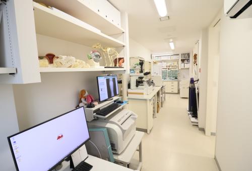 勤務4年目実績：32万～/月。賞与3カ月。サービス残業なし。